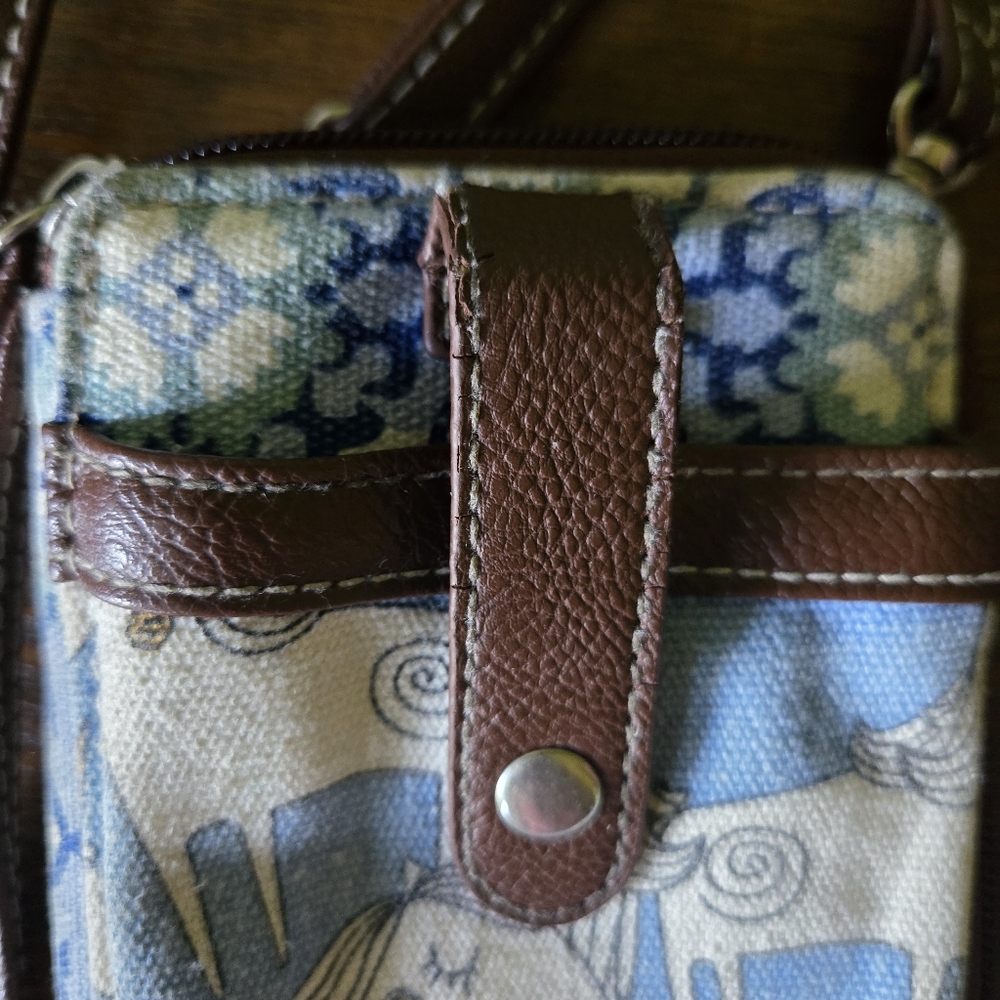 UNIONBAY Unicorn Patterned Crossbody Or Wristlet Wallet - Preloved - Picture 3 of 7